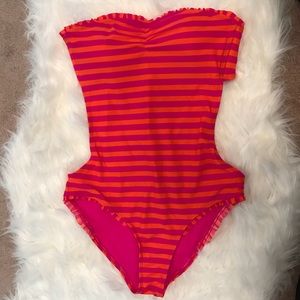 Aerie women’s one piece cut out swimsuit